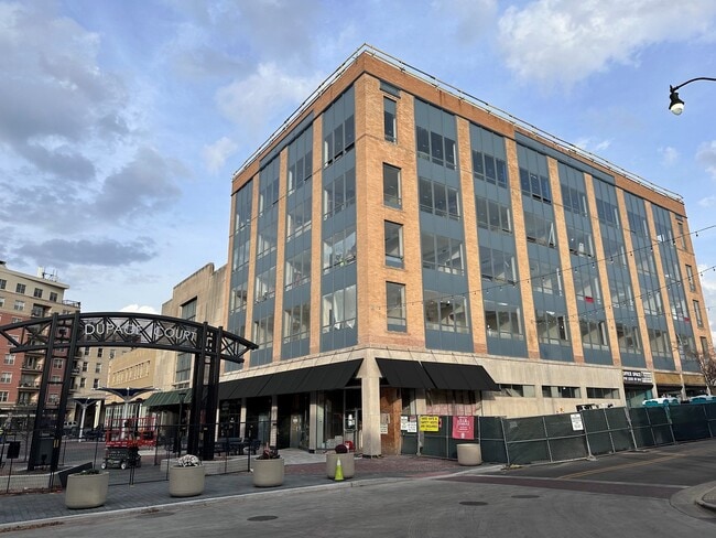 property at 40 Dupage Ct