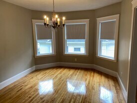 15 Nowell Rd in Melrose, MA - Building Photo