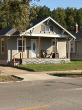 623 E Ash St in Salina, KS - Building Photo - Building Photo