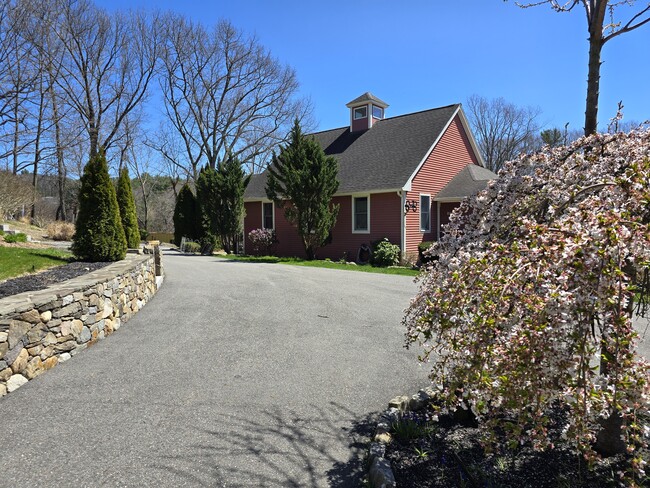 246 Lowell Rd in Groton, MA - Building Photo - Building Photo