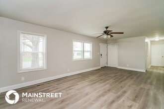 8413 E 37th Pl in Indianapolis, IN - Building Photo - Building Photo