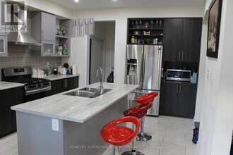 21 Iguana Trail in Brampton, ON - Building Photo - Building Photo