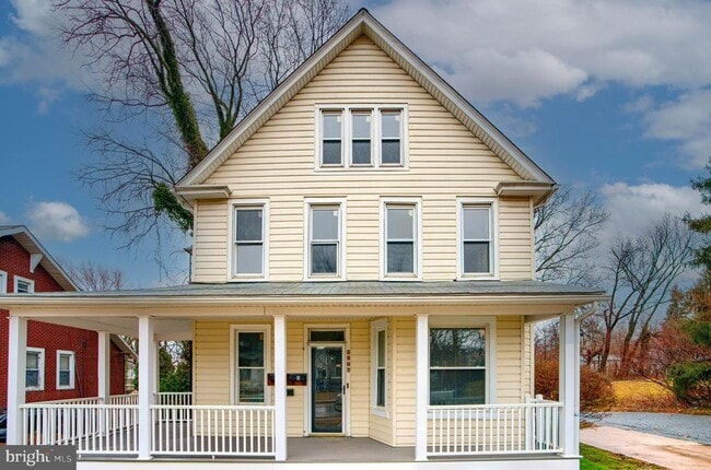 property at 3807 Fleetwood Ave