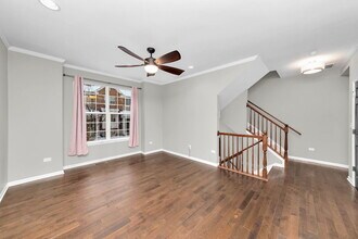 2525 Dunraven Ave in Naperville, IL - Building Photo - Building Photo