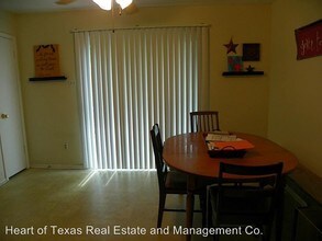 2521 Crosstimbers St in Huntsville, TX - Building Photo - Building Photo