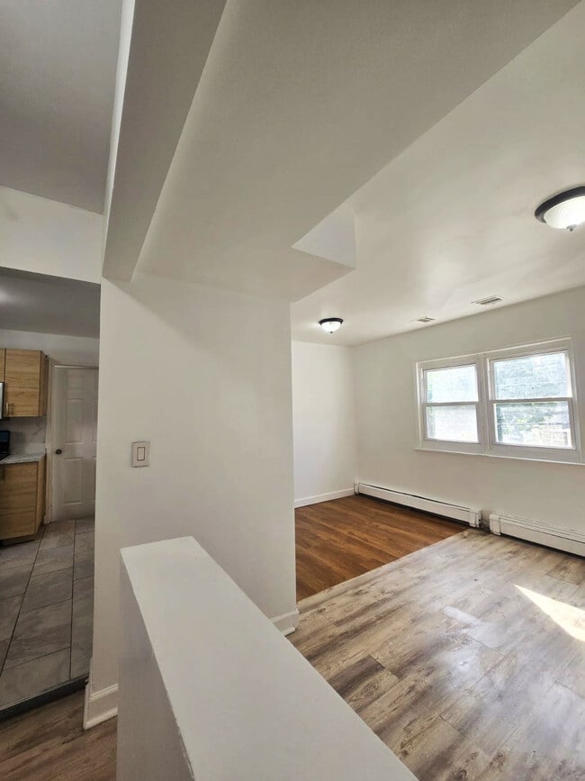 163 Court St, Unit 2nd Floor Center Unit