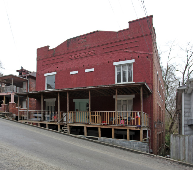 109 Joseph Ave in Williamson, WV - Building Photo - Building Photo