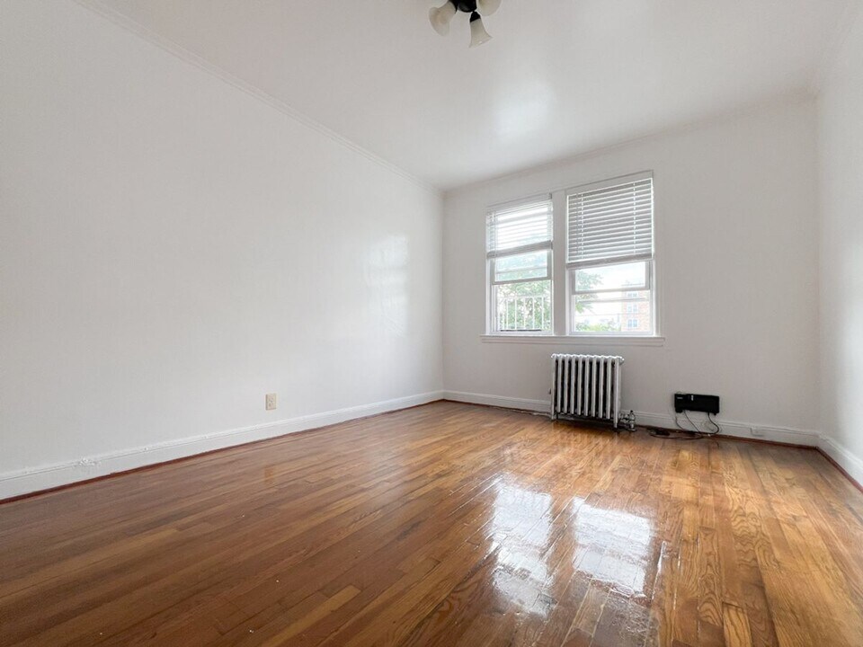 29 STREET in Queens, NY - Building Photo