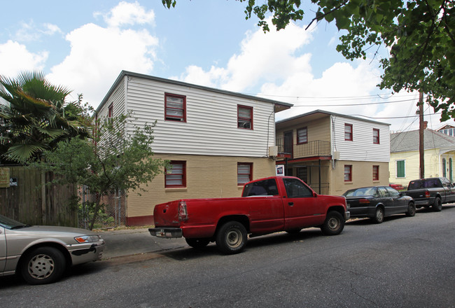 722-724 Louisa St in New Orleans, LA - Foto de edificio - Building Photo