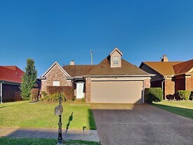 8108 Conridge Dr in Memphis, TN - Building Photo