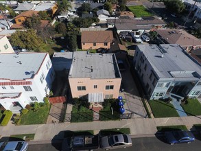 4611 W 18th St in Los Angeles, CA - Foto de edificio - Building Photo