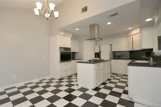 4243 Yupon Ridge Dr in Houston, TX - Foto de edificio - Building Photo