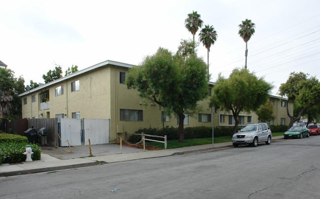 Sunnyvale Place Apartments in Sunnyvale, CA - Building Photo - Building Photo