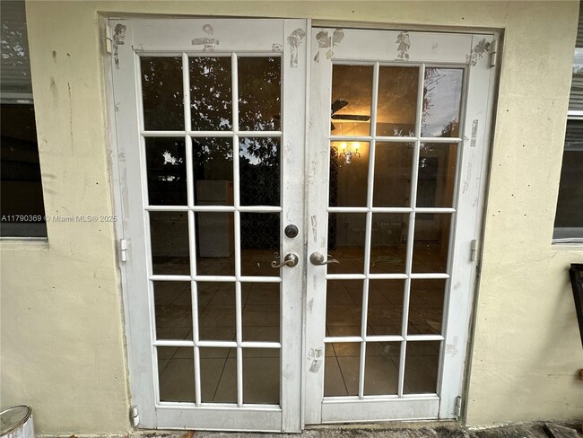 16901 NW 51st Pl in Miami Gardens, FL - Building Photo - Building Photo