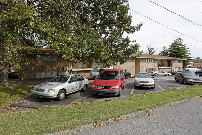 Hermitage House Apartments in Hermitage, TN - Building Photo - Building Photo