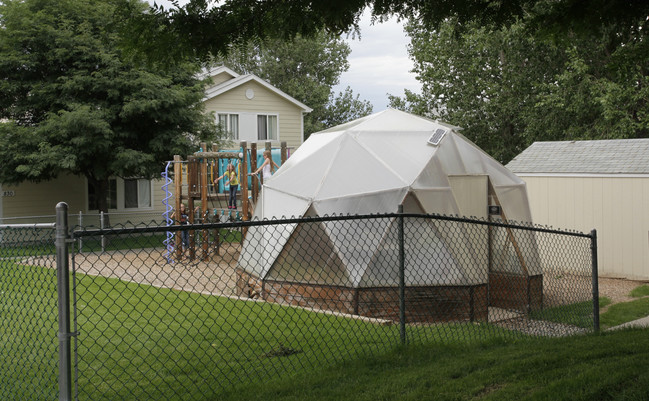 Foothills Green in Lakewood, CO - Building Photo - Building Photo