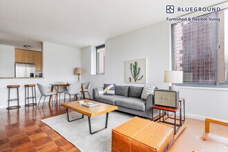 235 W 48th St in New York, NY - Building Photo - Building Photo