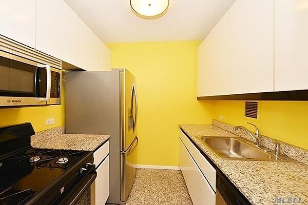 62-54 97th Pl-Unit -14A in Queens, NY - Building Photo - Building Photo