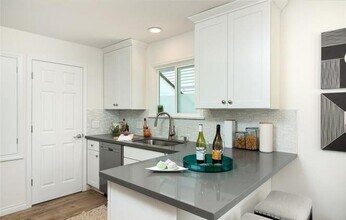 4329 NE 56th St in Seattle, WA - Building Photo - Building Photo