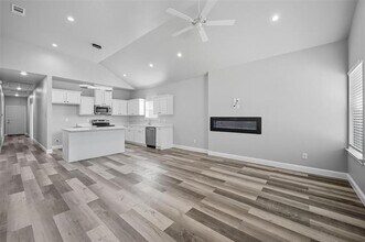 3200 Poplar Ave in Greenville, TX - Building Photo - Building Photo