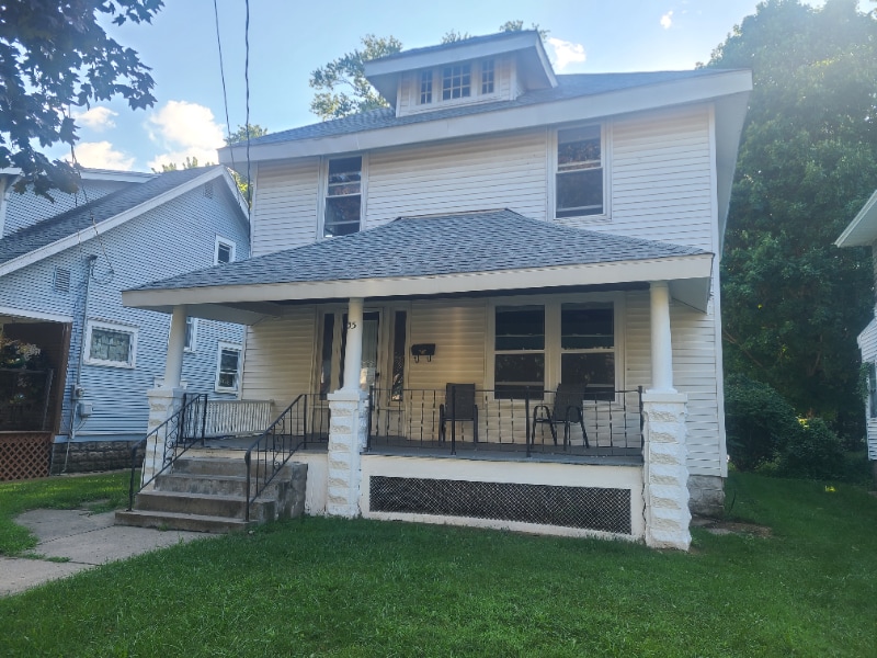 35 Richards Ave NW in Grand Rapids, MI - Foto de edificio