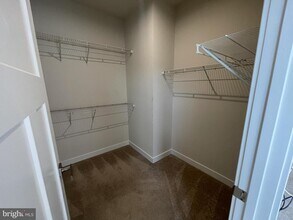 8715 Shady Pines Dr in Frederick, MD - Building Photo - Building Photo