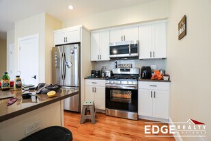 19 Glencoe St, Unit 2 in Boston, MA - Building Photo