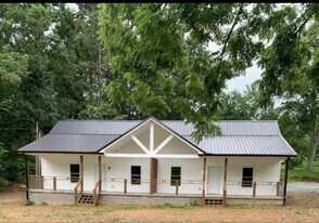 21 Walnut Grv Ave in Caneyville, KY - Building Photo