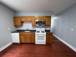 677 Elm St in New Haven, CT - Building Photo - Building Photo