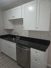 3 Admiralty Dr in Middletown, RI - Building Photo - Building Photo