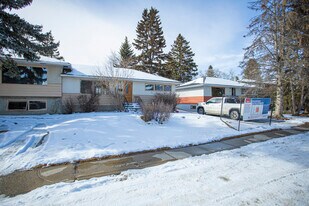 933 38 St SW in Calgary, AB - Building Photo