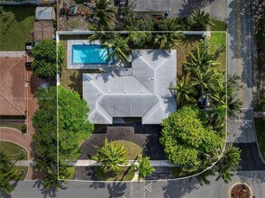 500 NE 6th St in Pompano Beach, FL - Foto de edificio - Building Photo