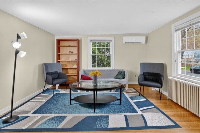 13 Pleasant St in Southborough, MA - Building Photo - Building Photo