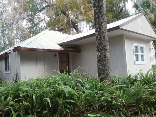 property at 1626 Alexander Dr