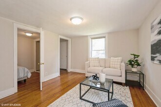 3010 N Albany Ave in Chicago, IL - Building Photo - Building Photo
