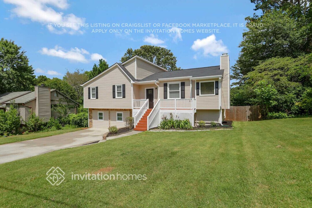 4030 Leicester Dr NE in Kennesaw, GA - Building Photo