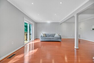 7826 Mt Woodley Pl in Alexandria, VA - Building Photo - Building Photo