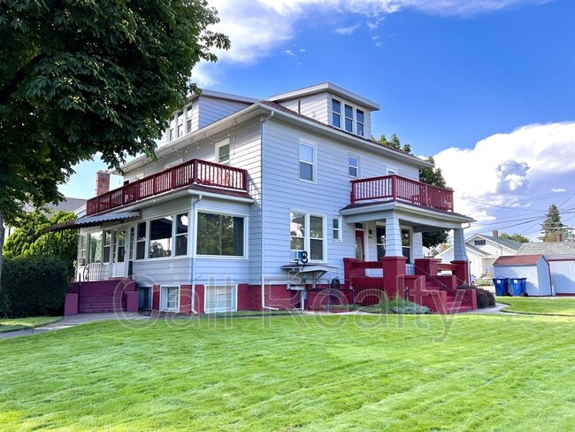 property at 2603 N Post St