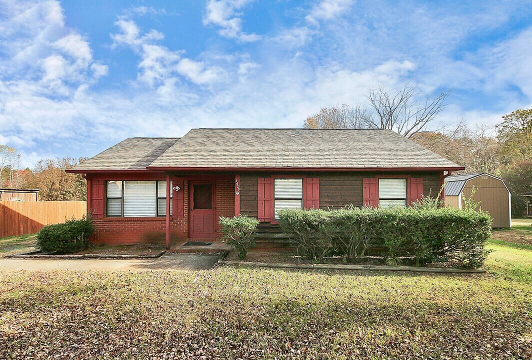 8428 Clear Meadow Ln in Charlotte, NC - Building Photo
