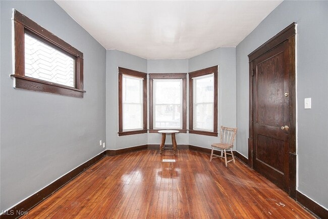 property at 6911 Franklin Blvd