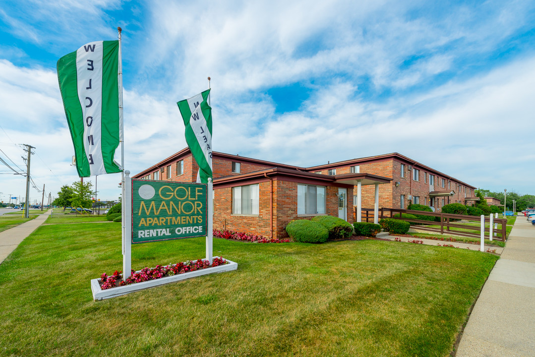 Golf Manor Apartments in Roseville, MI - Foto de edificio