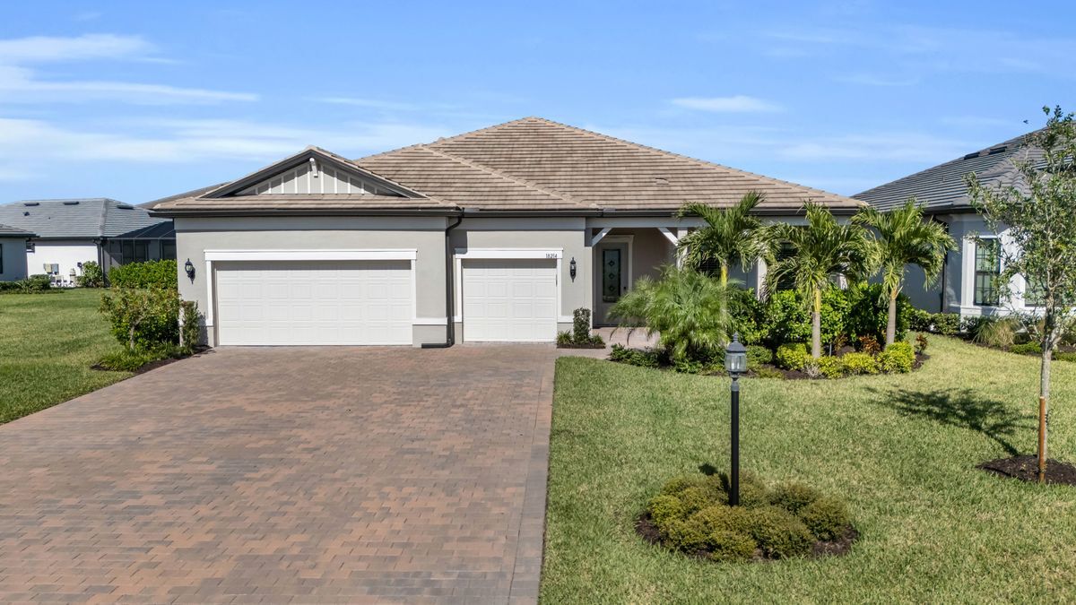 18214 Killington Ct in Estero, FL - Building Photo