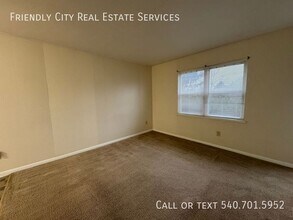 447 S Main St in Broadway, VA - Building Photo - Building Photo