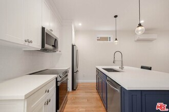 2494 Loy Ln in Los Angeles, CA - Building Photo - Building Photo