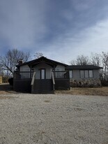 152 Taney St in Branson, MO - Building Photo