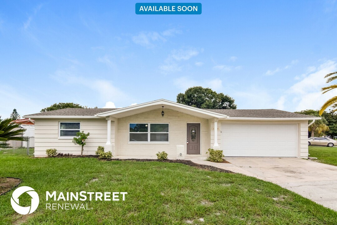 10227 Glen Moor Ln in Port Richey, FL - Building Photo