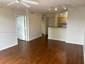 1900 Van Buren St, Unit 311B in Hollywood, FL - Building Photo - Building Photo