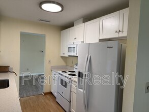 144 Stafford Cir in Palm Harbor, FL - Building Photo - Building Photo