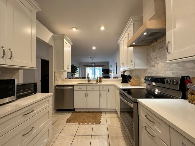 1728 Morning Sun Ln in Naples, FL - Building Photo - Building Photo