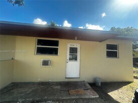 26613 SW 138th Ave in Naranja, FL - Building Photo